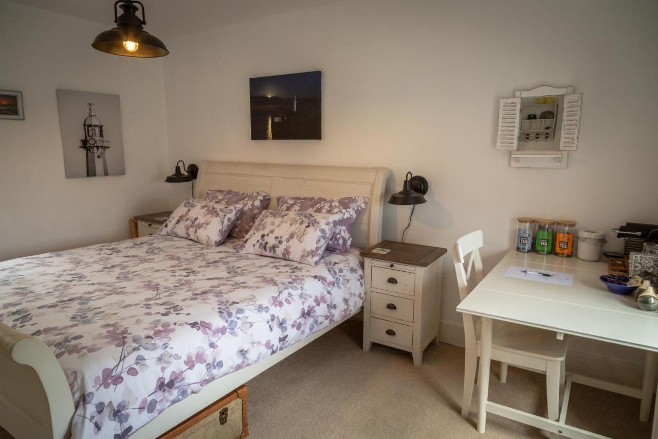 Stone'S Throw Cottage メバギシー エクステリア 写真