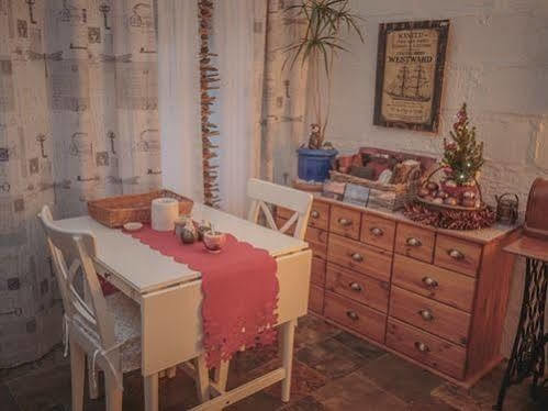 Stone'S Throw Cottage メバギシー エクステリア 写真